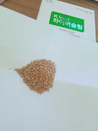 두루원 똥기사의 Kfood 화이버슬림 — 2.67점을 준 리뷰어가 2018년 7월 올린 사용 사진