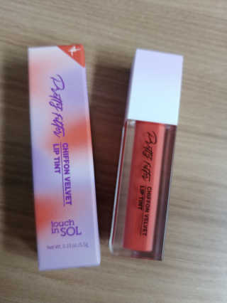 터치인솔 프리티필터 쉬폰 벨벳 립틴트 비비드팝 컬렉션 — 4점을 준 리뷰어가 2019년 3월 올린 사용 사진