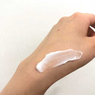 멈칫(MUMCHIT) 멜팅 바디로션 — 4점을 준 리뷰어가 2018년 12월 올린 사용 사진
