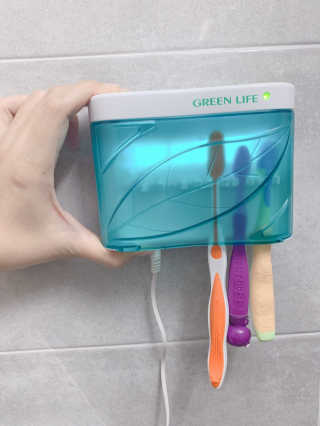 네온마켓 청정일기 가정용 칫솔살균기 — 5점을 준 리뷰어가 2019년 3월 올린 사용 사진