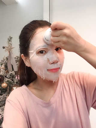 [더마퀸]쿨링스틱 페이스앤아이 — 5점을 준 리뷰어가 2019년 5월 올린 사용 사진
