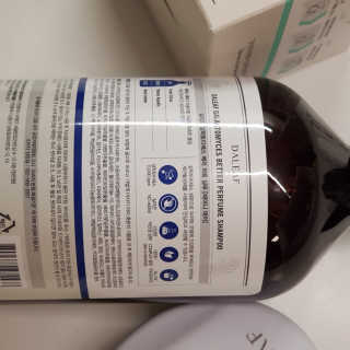 달리프 베러 퍼퓸 샴푸 1000ml 레이니데이 or 일랑로즈 — 5점을 준 리뷰어가 2020년 1월 올린 사용 사진