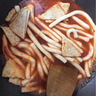 [홍코너떡볶이]옛날떡볶이 인기맛 4팩세트 — 5점을 준 리뷰어가 2019년 11월 올린 사용 사진