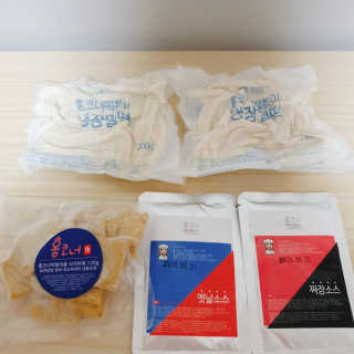 잠실맛집,홍코너떡볶이가우리집에[옛날맛,짜장맛옵션] — 5점을 준 리뷰어가 2019년 11월 올린 사용 사진