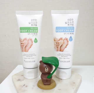 (주)에네스티 에네스티 수안수 실크스킨 풋크림 1+1 — 5점을 준 리뷰어가 2019년 10월 올린 사용 사진