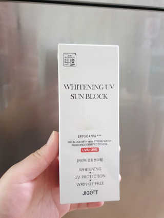 지고트 화이트닝 유브이 썬블럭 크림 70ml,1+1 — 5점을 준 리뷰어가 2019년 6월 올린 사용 사진