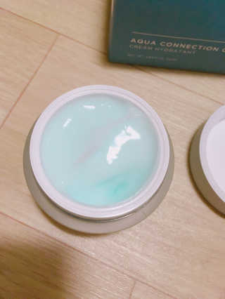 포렌코즈 아쿠아 커넥션 크림 — 4.33점을 준 리뷰어가 2017년 8월 올린 사용 사진