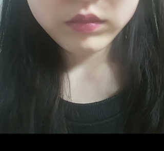터치인솔 메탈리스트 리퀴드 포일 립스틱 5종 — 4.33점을 준 리뷰어가 2018년 3월 올린 사용 사진