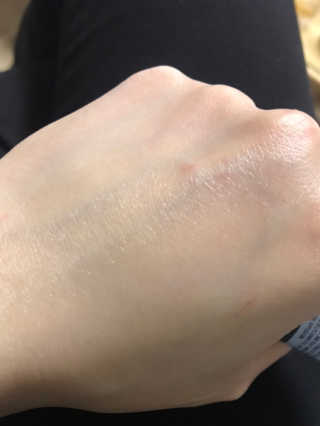 더블유드레스룸 알류미늄 퍼퓸 핸드크림 — 4점을 준 리뷰어가 2018년 12월 올린 사용 사진