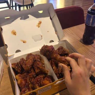 [치킨마루]-  빠사칸레드 + 콜라 500ml — 4.5점을 준 리뷰어가 2019년 5월 올린 사용 사진