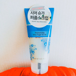 바디판타지 모이스처라이징 시어 슈가 스크럽 — 3.5점을 준 리뷰어가 2016년 7월 올린 사용 사진