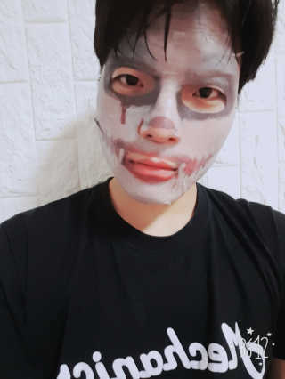 하이힐 리얼 호러마스크팩, HiHEEL REAL HORROR MASKPACK 하이힐 리얼 호러마스크팩-드라큐라 — 3점을 준 리뷰어가 2016년 12월 올린 사용 사진