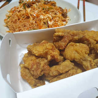 [치킨마루]-  빠사칸윙봉현미 + 콜라 500ml — 5점을 준 리뷰어가 2019년 7월 올린 사용 사진