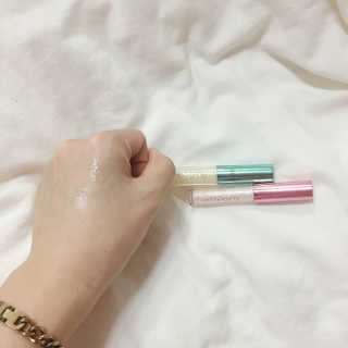 [블랙루즈] 펄블리 아이 글리터 2종 — 5점을 준 리뷰어가 2019년 1월 올린 사용 사진