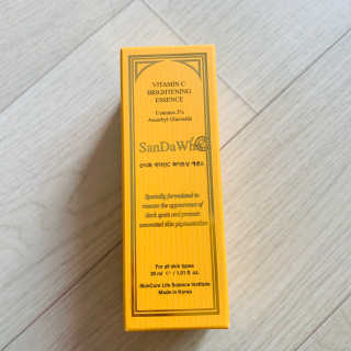 [스킨큐어] 산다화 비타민C 화이트닝 에센스 30ml — 4점을 준 리뷰어가 2019년 7월 올린 사용 사진