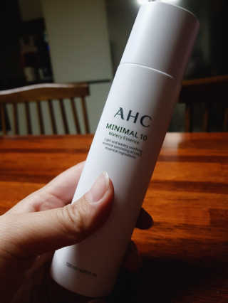 AHC 에이 에이치 씨 미니멀 10 워터리 에센스 — 5점을 준 리뷰어가 2018년 12월 올린 사용 사진