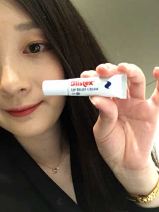 블리스텍스 딥 리뉴얼,  립 메덱스 립밤 2종 — 4점을 준 리뷰어가 2019년 9월 올린 사용 사진