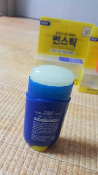 (주)에네스티 유브이 컷 퍼펙트 썬스틱 23g+15g — 5점을 준 리뷰어가 2018년 3월 올린 사용 사진