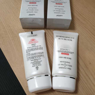 지고트 화이트닝 유브이 썬블럭 크림 70ml,1+1 — 4점을 준 리뷰어가 2019년 6월 올린 사용 사진