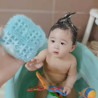 비비또 실리콘 베이비 타월 — 5점을 준 리뷰어가 2019년 6월 올린 사용 사진