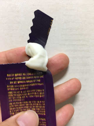 [후르디아] 블루베리 허니 오버나이트 마스크 달광팩 — 3점을 준 리뷰어가 2019년 9월 올린 사용 사진