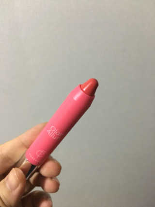 포렌코즈 글램 얼루어 립 크레용 — 4점을 준 리뷰어가 2017년 7월 올린 사용 사진