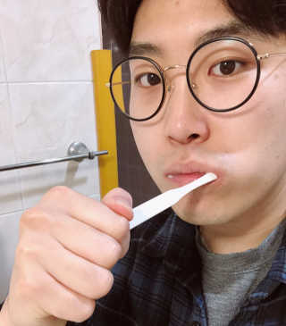 심플리스트 365치약+365칫솔 — 3.67점을 준 리뷰어가 2018년 4월 올린 사용 사진