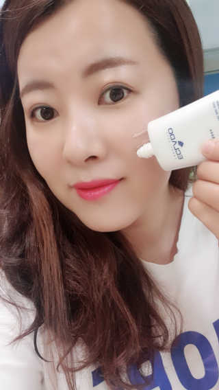 에끌라두 화이트닝 인핸서 선 블래미쉬 밤 비비크림 — 5점을 준 리뷰어가 2019년 6월 올린 사용 사진