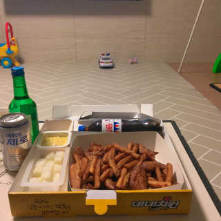 네네치킨 소이크런치윙봉 — 4점을 준 리뷰어가 2020년 3월 올린 사용 사진
