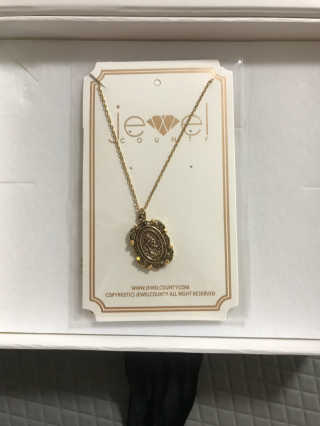 쥬얼카운티 92.5 Silver Byzantine Coin Pendant Necklace — 5점을 준 리뷰어가 2018년 11월 올린 사용 사진