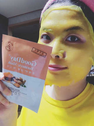 GoodDay Skincare GoodDay 강황 마스크 — 3점을 준 리뷰어가 2019년 5월 올린 사용 사진