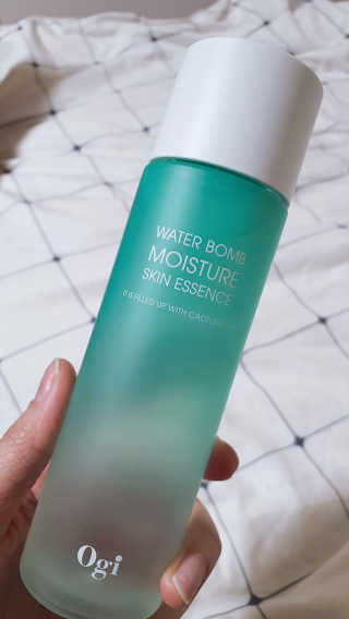 오지아이 워터 밤 모이스처 스킨 에센스 180ml — 4점을 준 리뷰어가 2019년 12월 올린 사용 사진