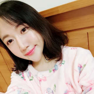 지고트 로맨틱 키스 립스틱 — 5점을 준 리뷰어가 2019년 2월 올린 사용 사진