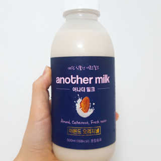 식사대용 아몬드밀크 어나더밀크 500ml X 2병 — 4.17점을 준 리뷰어가 2018년 9월 올린 사용 사진