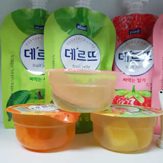 데르뜨 떠먹는 과일 3종, 짜먹는 과일 2종 총 10개 체험 — 5점을 준 리뷰어가 2020년 3월 올린 사용 사진