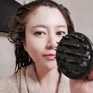 다슈코리아 다슈 단백질 한방 두피 골드 샴푸 500ml +샴푸브러쉬 — 5점을 준 리뷰어가 2020년 1월 올린 사용 사진