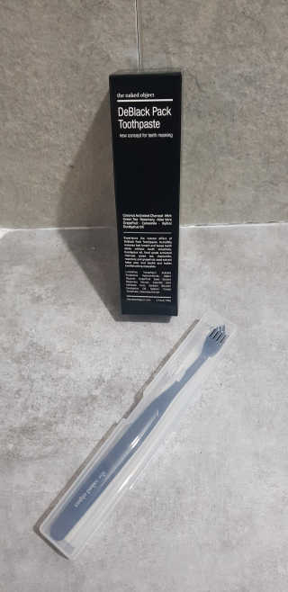 the naked object 디블랙팩치약 디블랙칫솔 세트 — 4.5점을 준 리뷰어가 2020년 2월 올린 사용 사진