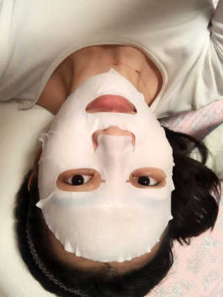 더메이런 마이크로 파이버 화이트 클리닉 마스크 — 3.5점을 준 리뷰어가 2017년 3월 올린 사용 사진