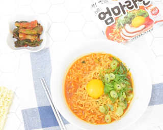 라면 그대로가 제일 맛있는 더엄마라면 — 5점을 준 리뷰어가 2019년 7월 올린 사용 사진