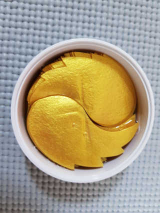 푸츄푸츄 Real repair skin cell premium patch — 5점을 준 리뷰어가 2018년 10월 올린 사용 사진