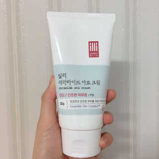 일리윤 세라마이드 아토 집중 크림 — 4.33점을 준 리뷰어가 2017년 6월 올린 사용 사진
