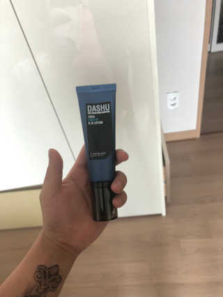 다슈코리아 다슈 맨즈 톤 업 비비로션 40ml — 3.83점을 준 리뷰어가 2018년 5월 올린 사용 사진
