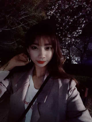 손앤박(SON&PARK) 블루밍 립스틱 — 3.33점을 준 리뷰어가 2018년 4월 올린 사용 사진