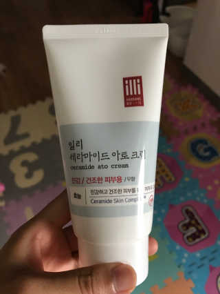 일리윤 세라마이드 아토 집중 크림 — 4.83점을 준 리뷰어가 2017년 6월 올린 사용 사진