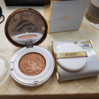 고유에 화이트닝 앰플쿠션 SPF50+, PA++++ — 3.33점을 준 리뷰어가 2018년 7월 올린 사용 사진