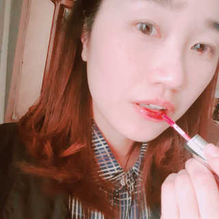 터치인솔 메탈리스트 리퀴드 포일 립스틱 5종 — 4.33점을 준 리뷰어가 2018년 3월 올린 사용 사진