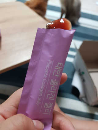 네츄럴굿띵스 태반 콜라겐 젤리 15포 — 4.67점을 준 리뷰어가 2018년 9월 올린 사용 사진