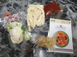 땡땡쿡 쓰촨 마라 떡볶이 2인분 595g — 1점을 준 리뷰어가 2019년 10월 올린 사용 사진