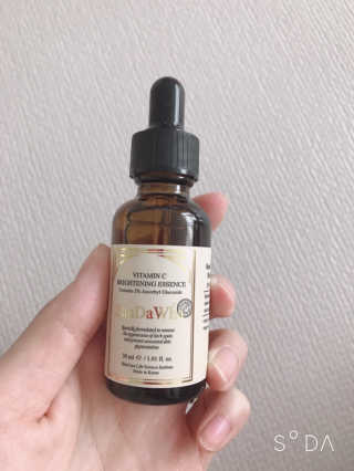 [스킨큐어] 산다화 비타민C 화이트닝 에센스 30ml — 5점을 준 리뷰어가 2019년 7월 올린 사용 사진