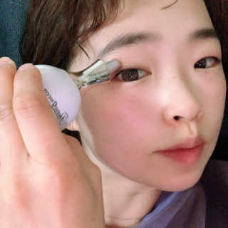 [더마퀸]쿨링스틱 페이스앤아이 — 4점을 준 리뷰어가 2019년 4월 올린 사용 사진